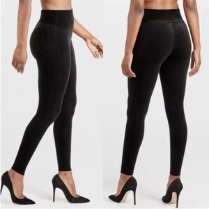 SPANX Velvet/Velour
High Rise Leggings Black
Size L.